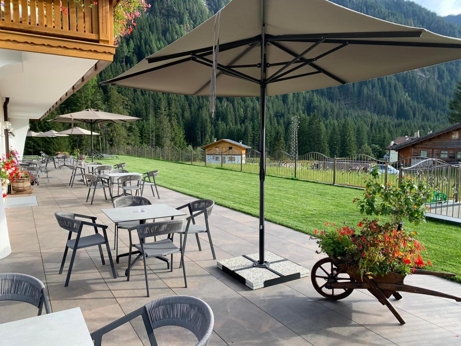 Alpenhotel Panorama Campitello di Fassa Extérieur photo